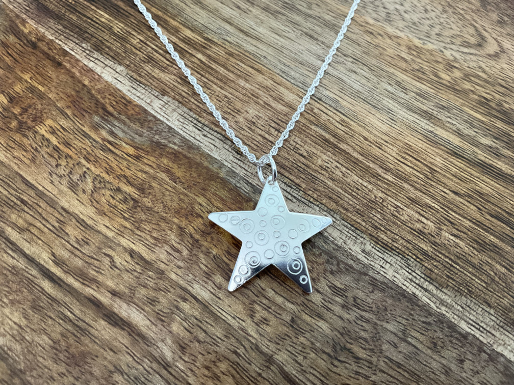 Star Pendant and Chain - Click Image to Close